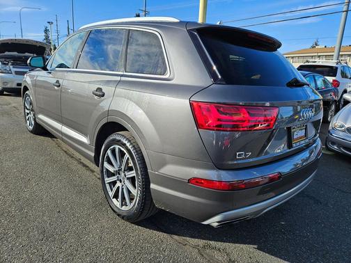 2019 Audi Q7 55 Premium Plus