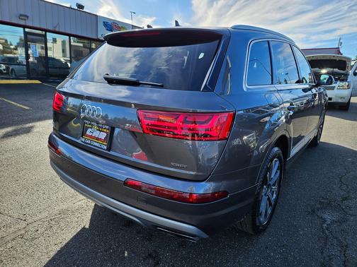 2019 Audi Q7 55 Premium Plus