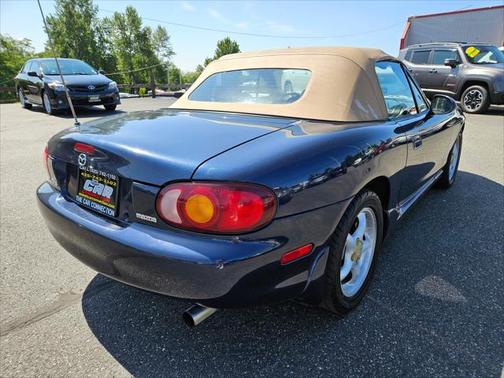 2000 Mazda MX-5 Miata Base