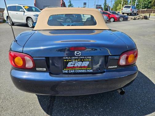 2000 Mazda MX-5 Miata Base