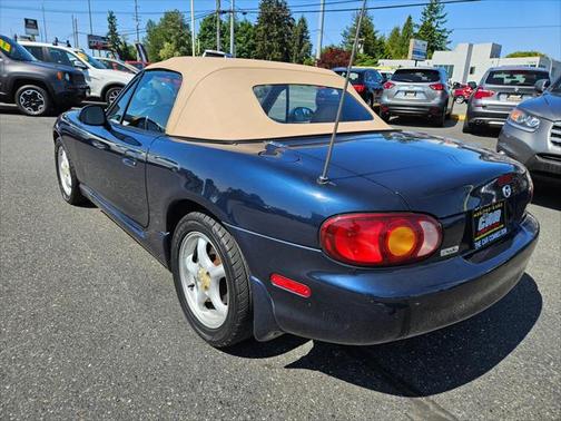 2000 Mazda MX-5 Miata Base