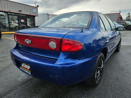 2004 Chevrolet Cavalier Base