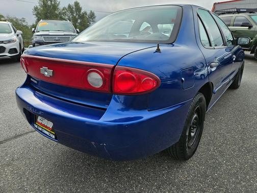 2004 Chevrolet Cavalier Base