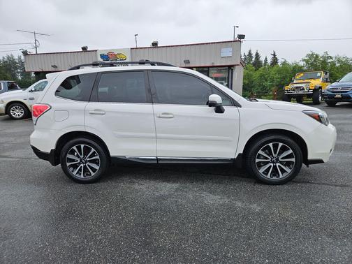 Crystal White Pearl 2018 Subaru Forester 2.0XT Touring