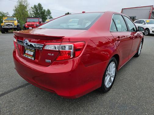 Barcelona Red Metallic 2013 Toyota Camry Hybrid XLE