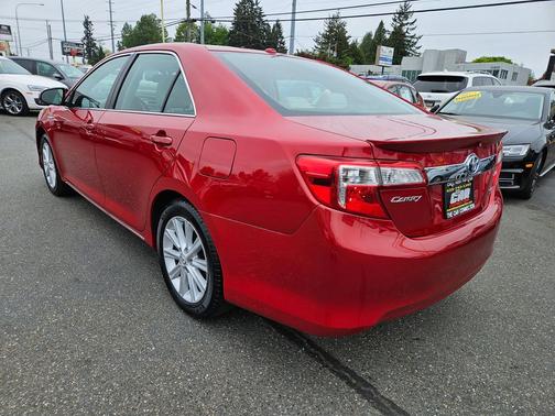Barcelona Red Metallic 2013 Toyota Camry Hybrid XLE