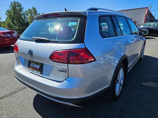 2017 Volkswagen Golf Alltrack TSI S