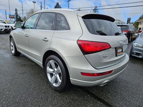 Ibis White 2015 Audi Q5 hybrid 2.0T Prestige