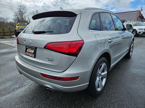 Ibis White 2015 Audi Q5 hybrid 2.0T Prestige