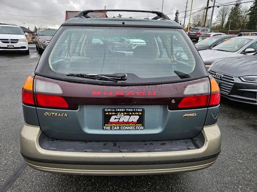2000 Subaru Outback Base