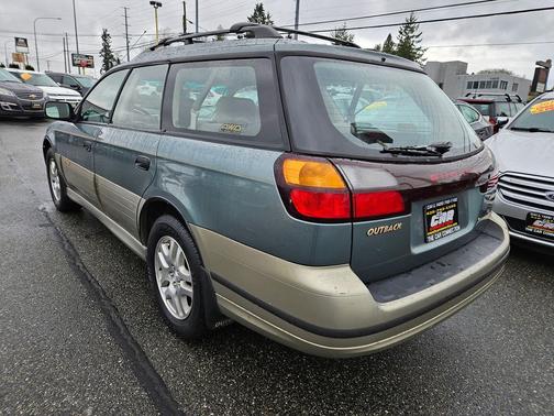 2000 Subaru Outback Base