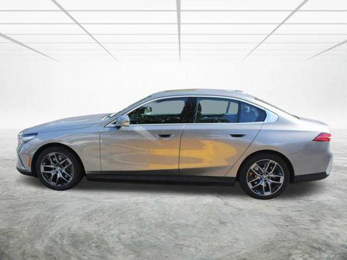 2025 BMW i5 xDrive40