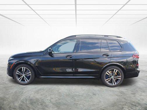 2024 BMW X7 M60i