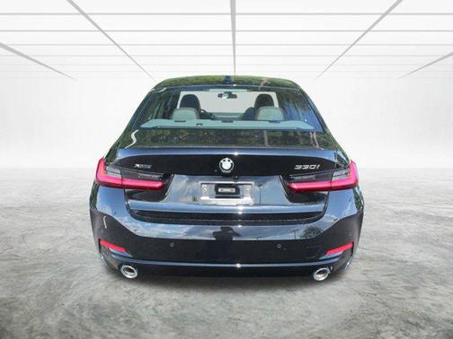 2025 BMW 330 i xDrive