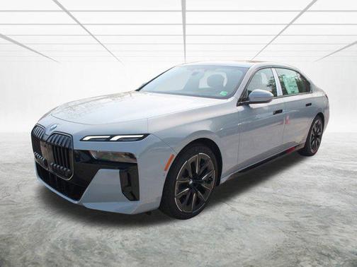 2025 BMW 740 i xDrive