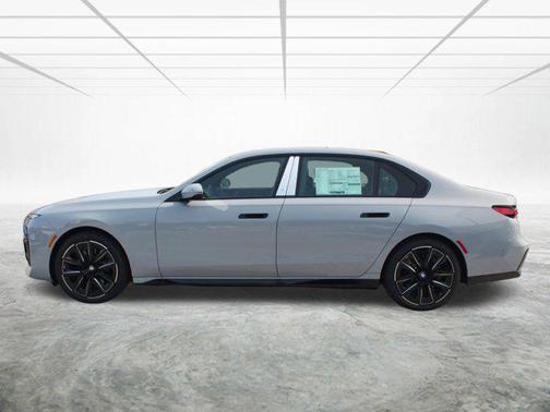 2025 BMW 740 i xDrive