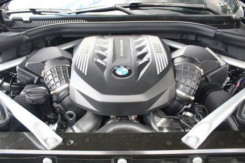 2021 BMW X6 M50i