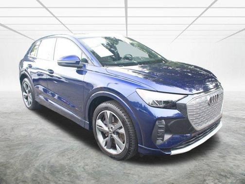 2022 Audi e-tron Premium Plus