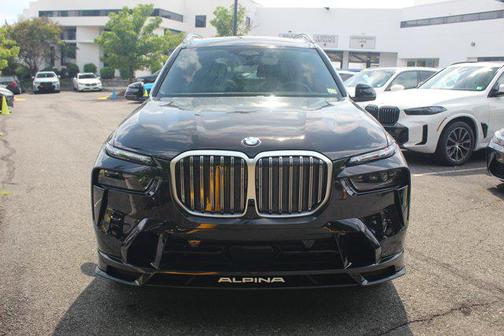 2025 BMW X7 ALPINA XB7