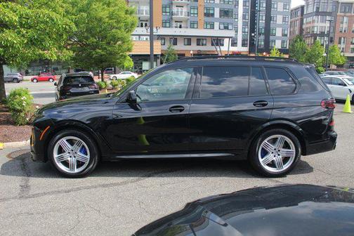 2025 BMW X7 ALPINA XB7