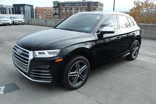 Photo 3 of 32 of 2018 Audi SQ5 3.0T Premium Plus