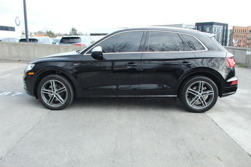 Photo 5 of 32 of 2018 Audi SQ5 3.0T Premium Plus