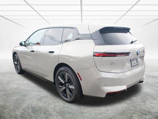 2026 BMW iX xDrive45