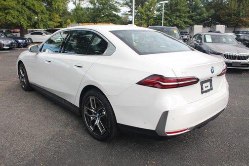 2025 BMW i5 xDrive40