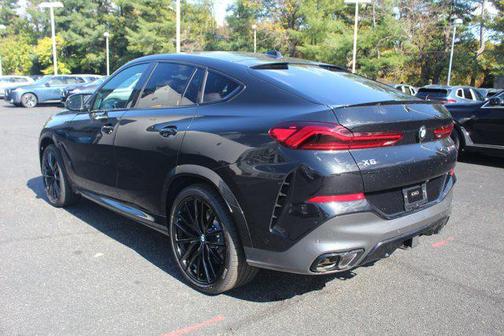 2026 BMW X6 M60i