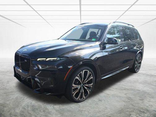 2024 BMW X7 M60i