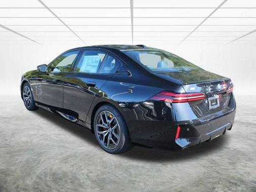 2025 BMW i5 M60