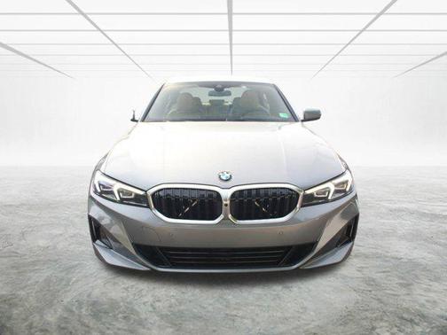 2025 BMW 330 i xDrive