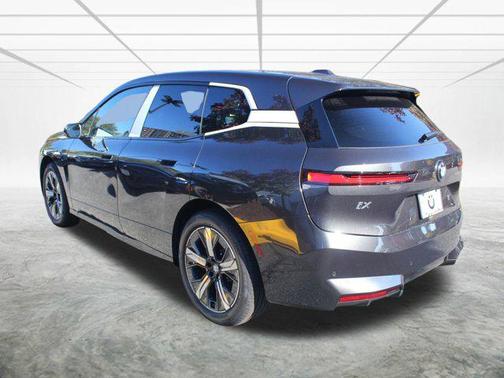 2026 BMW iX xDrive45