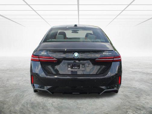 2026 BMW 550e 550e xDrive