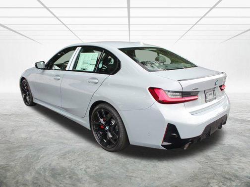 2025 BMW 330 i xDrive