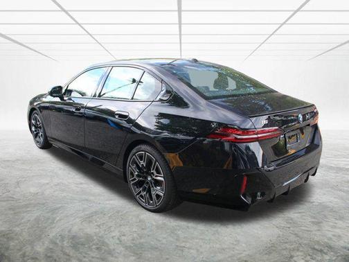 2025 BMW i5 M60