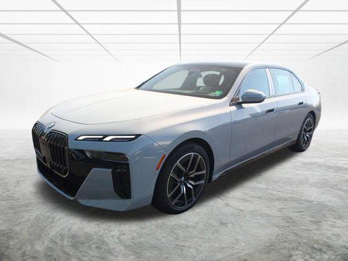 2025 BMW 740 i xDrive
