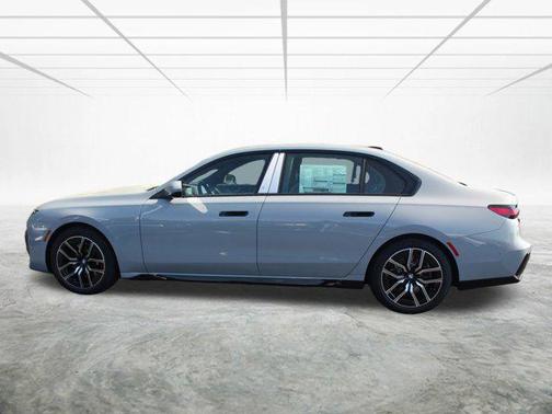 2025 BMW 740 i xDrive