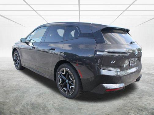2025 BMW iX xDrive50