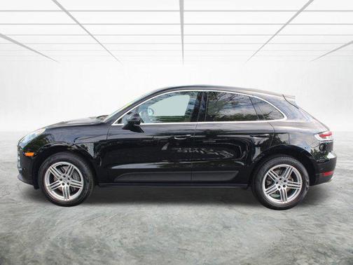 2021 Porsche Macan Base