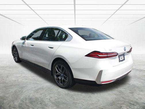 2025 BMW i5 xDrive40