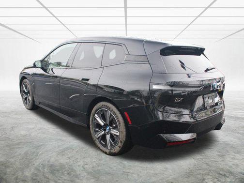 2025 BMW iX M60