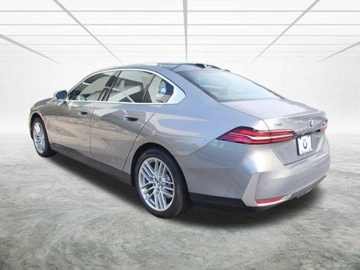 2024 BMW 530 i xDrive