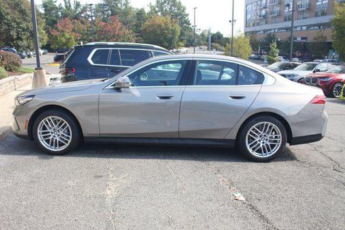 2024 BMW 530 i xDrive