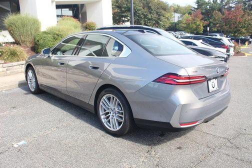 2024 BMW 530 i xDrive
