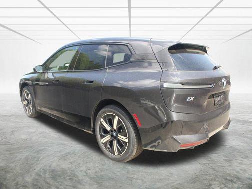 2025 BMW iX xDrive50