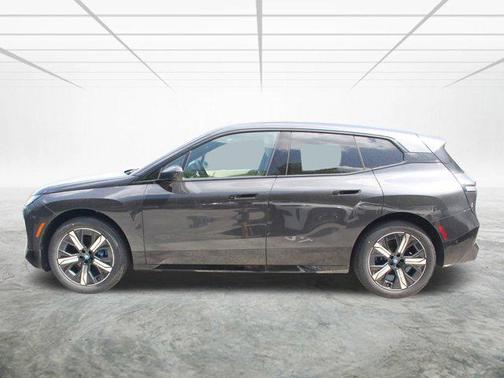 2025 BMW iX xDrive50