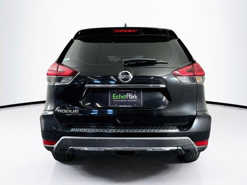 Magnetic Black Pearl 2019 Nissan Rogue S