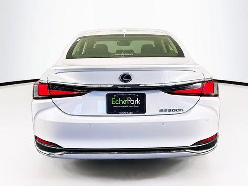 2019 Lexus ES 300h Luxury