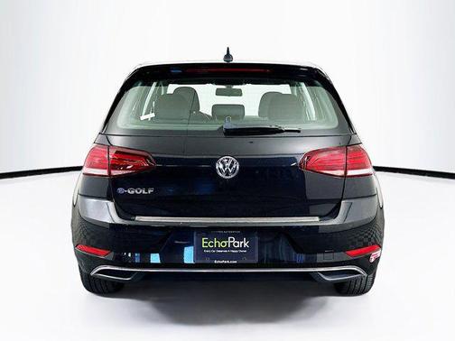 2017 Volkswagen e-Golf SE